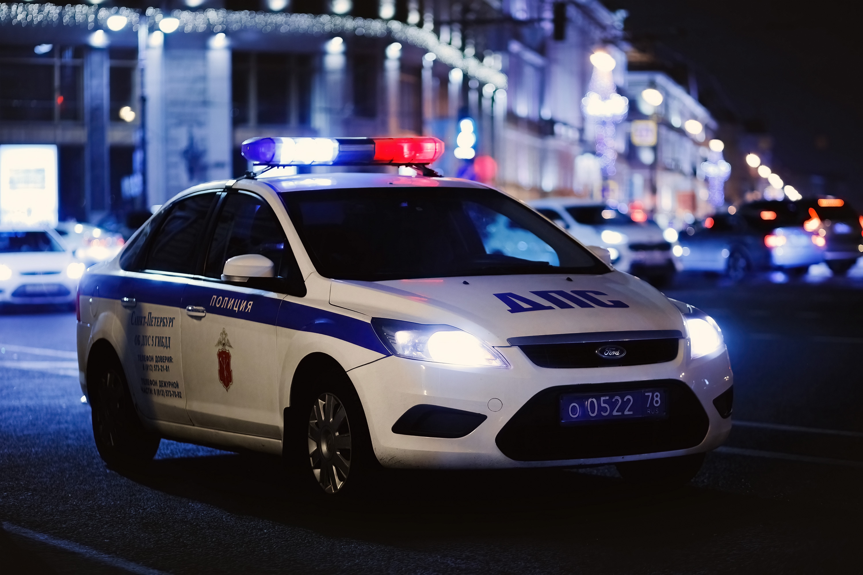 Два человека погибли в лобовом столкновении Lada Vesta и КамАЗА в Самарской области