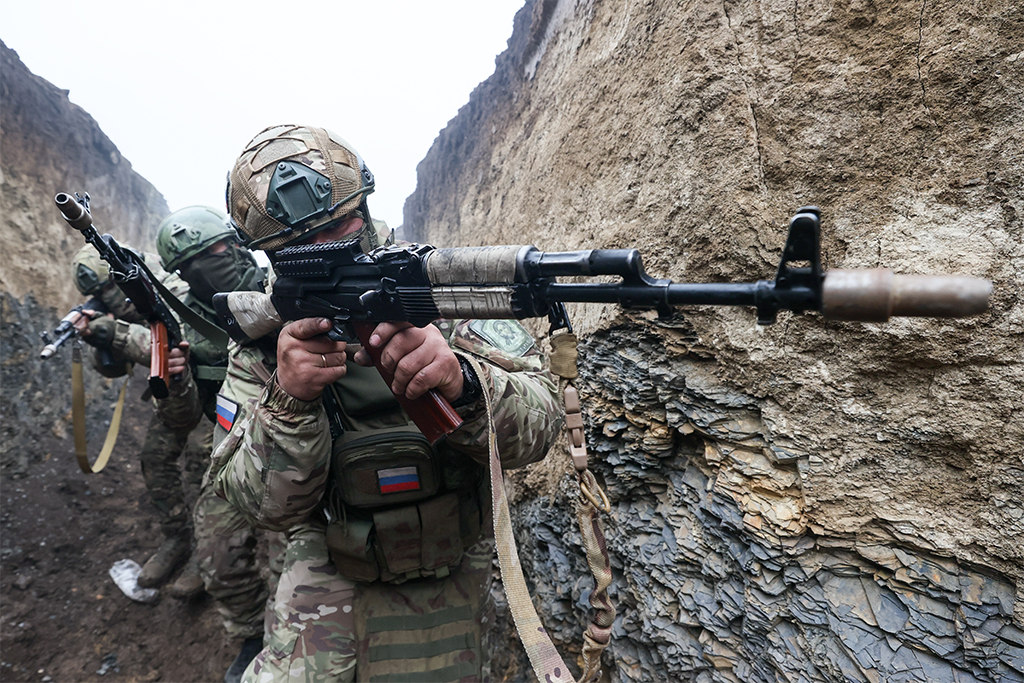 Путину доложили об освобождении Гуляйполя в Запорожской области и Димитрова в ДНР