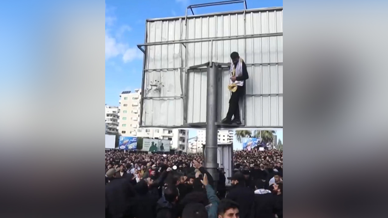 В сирийском Тартусе на фоне беспорядков власти ввели комендантский час 