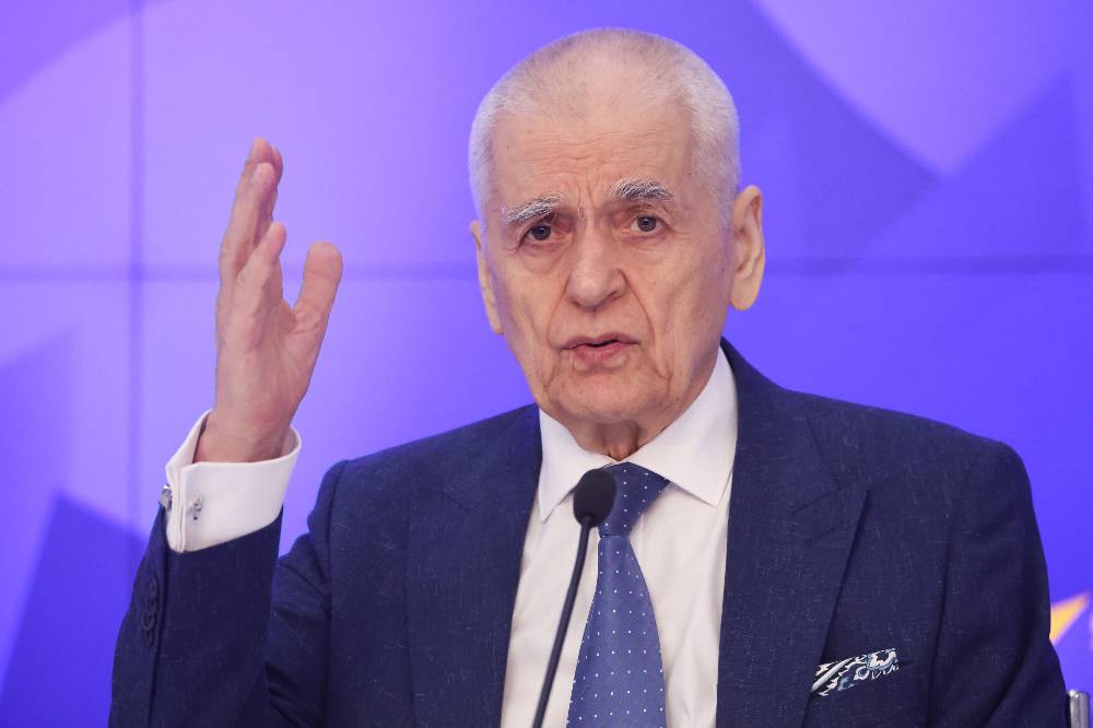 &laquo;Плохой пример детям&raquo;: Онищенко рассказал, что категорически нельзя ставить на новогодний стол