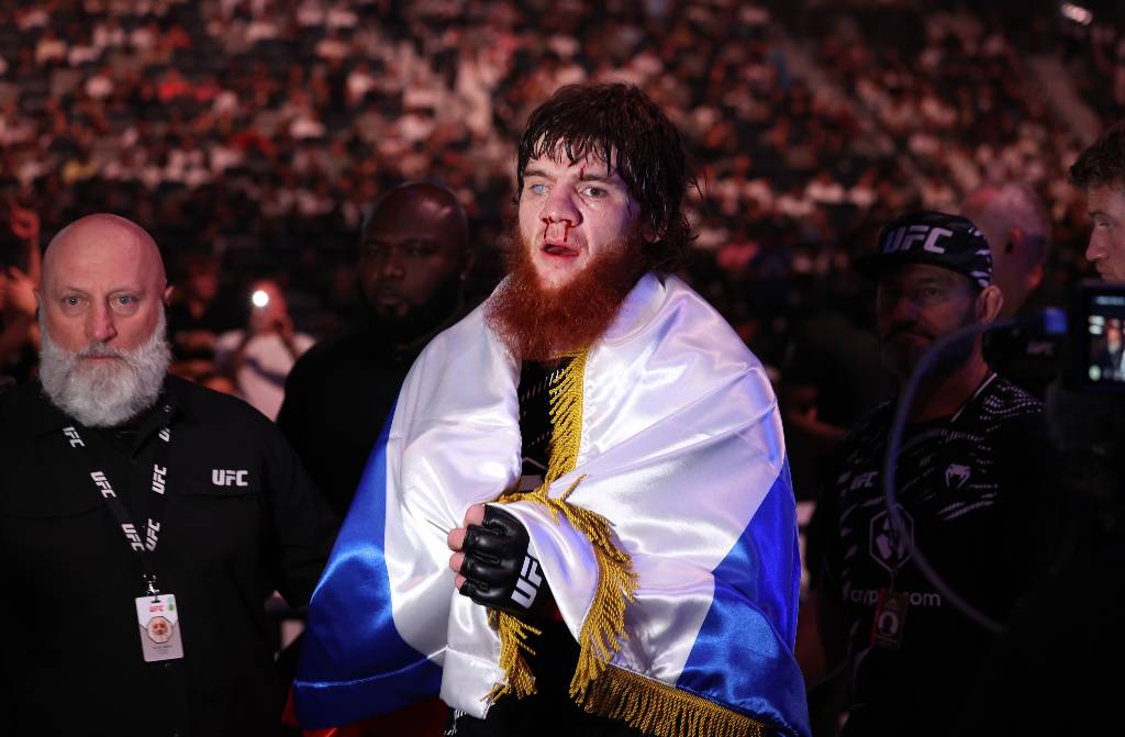 Поединок по грэпплингу между Шарой Буллетом и Царукяном завершился вничью