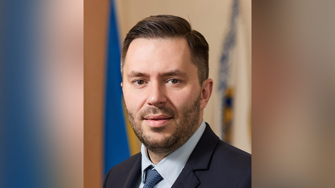 Зеленский уволил главу Национальной комиссии по ценным бумагам, водящего дружбу с Ермаком