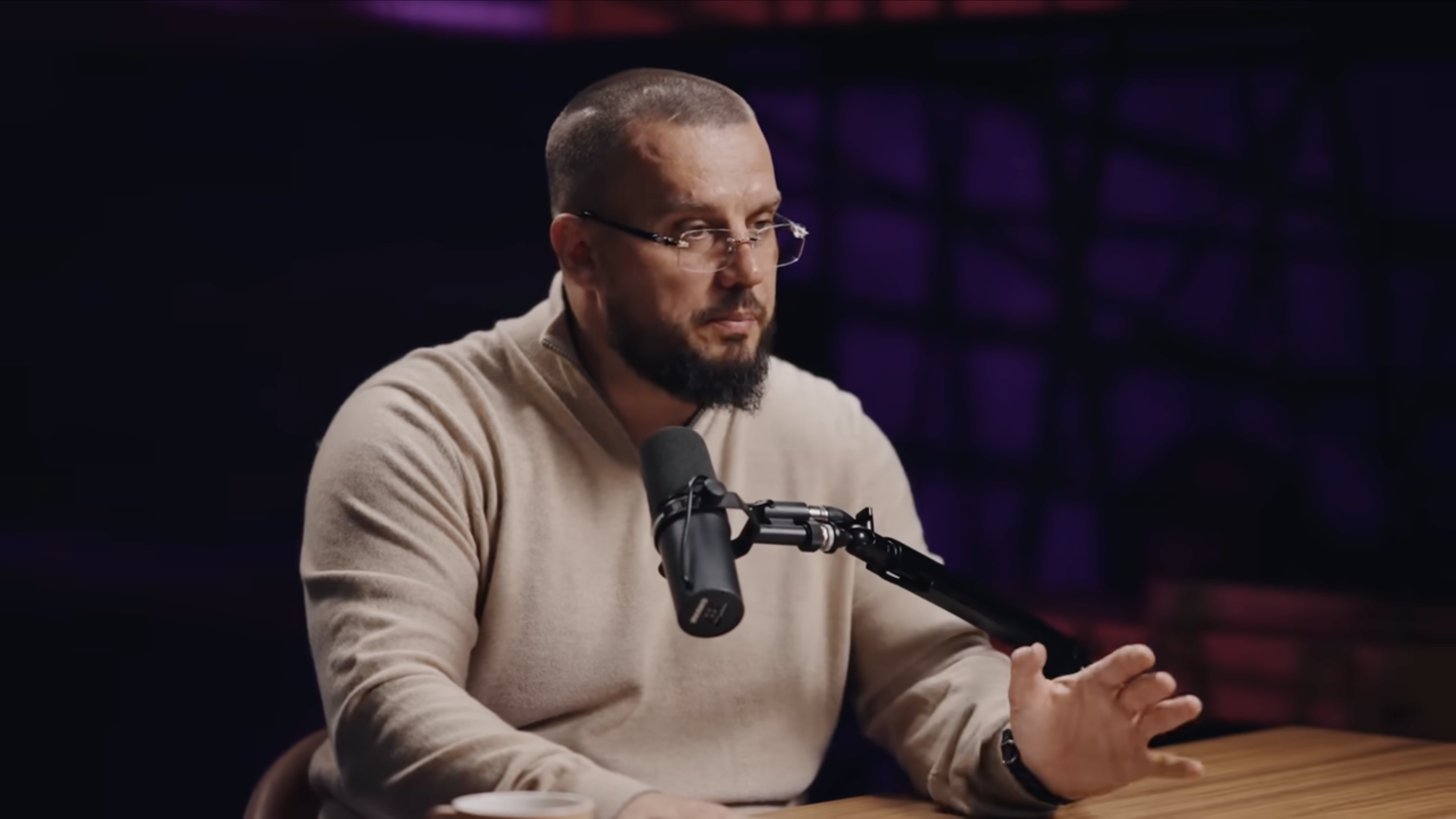 Морили голодом, били и держали взаперти: Стало известно о пострадавших в элитном рехабе «Антонов PRO»