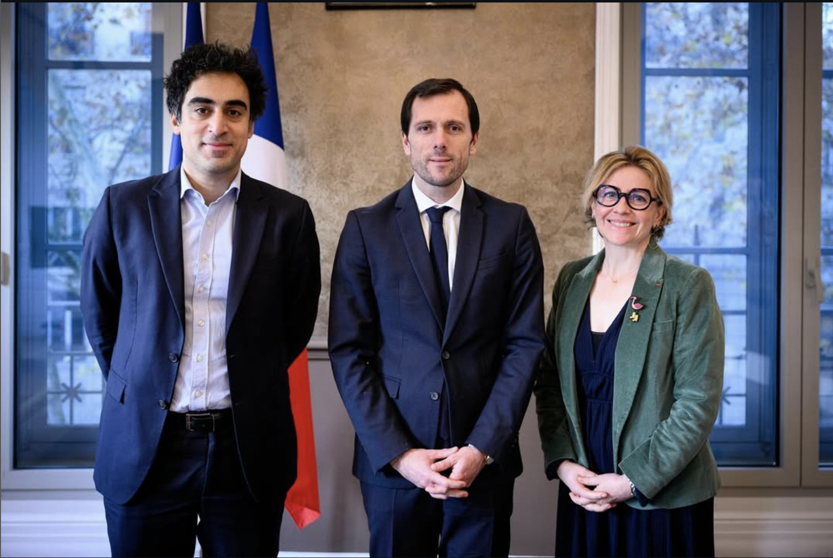 В Париже ограбили квартиру министра Франции, пропали драгоценности на 10 тыс. евро