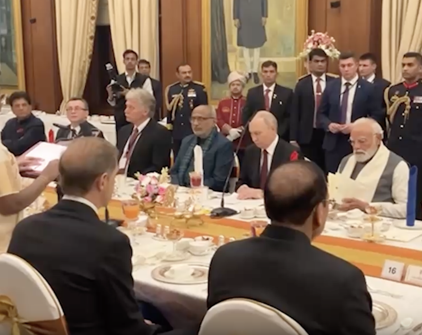 Кремль показал кадры государственного приёма Путина в Президентском дворце Индии