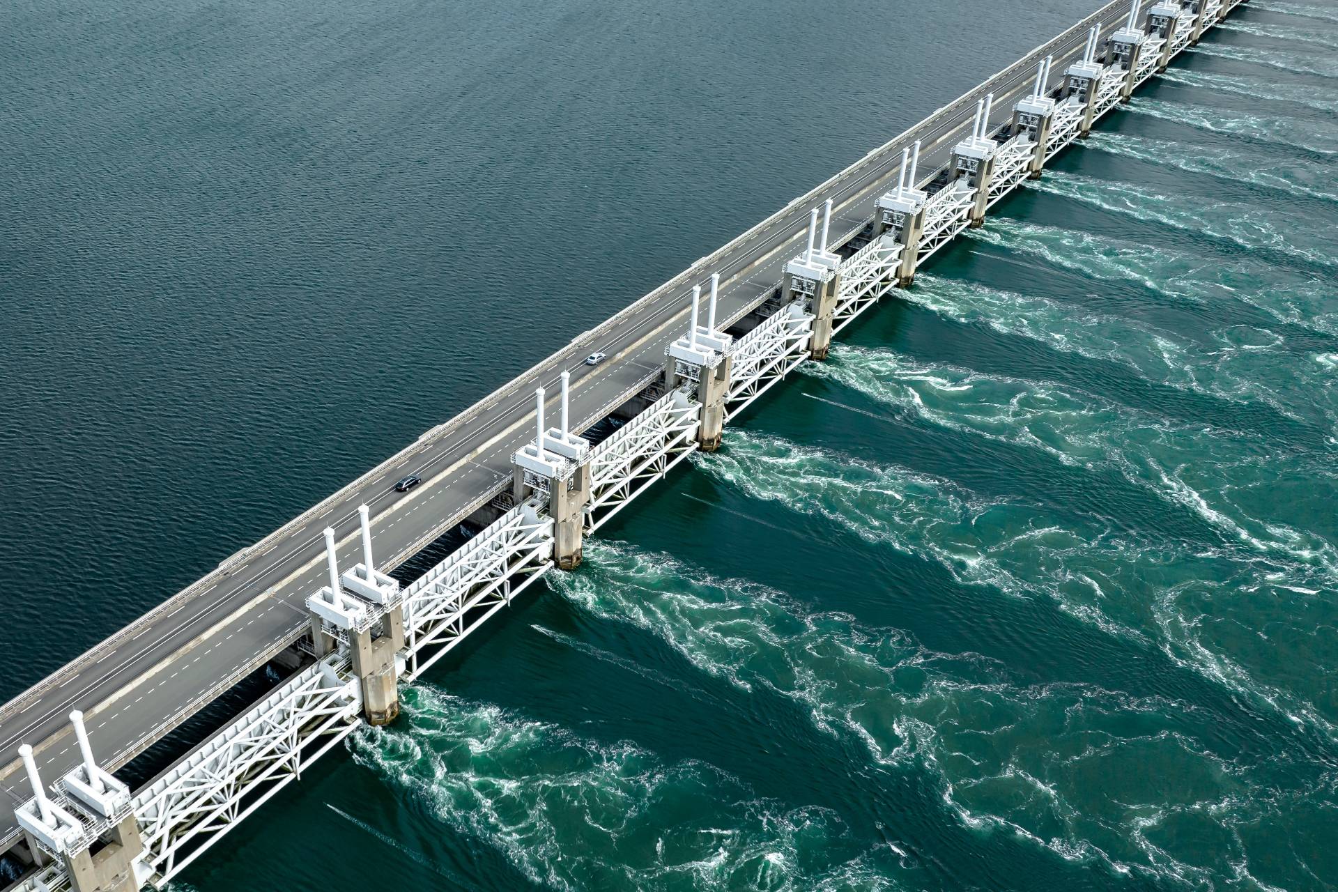 На Украине повреждена плотина Печенежского водохранилища