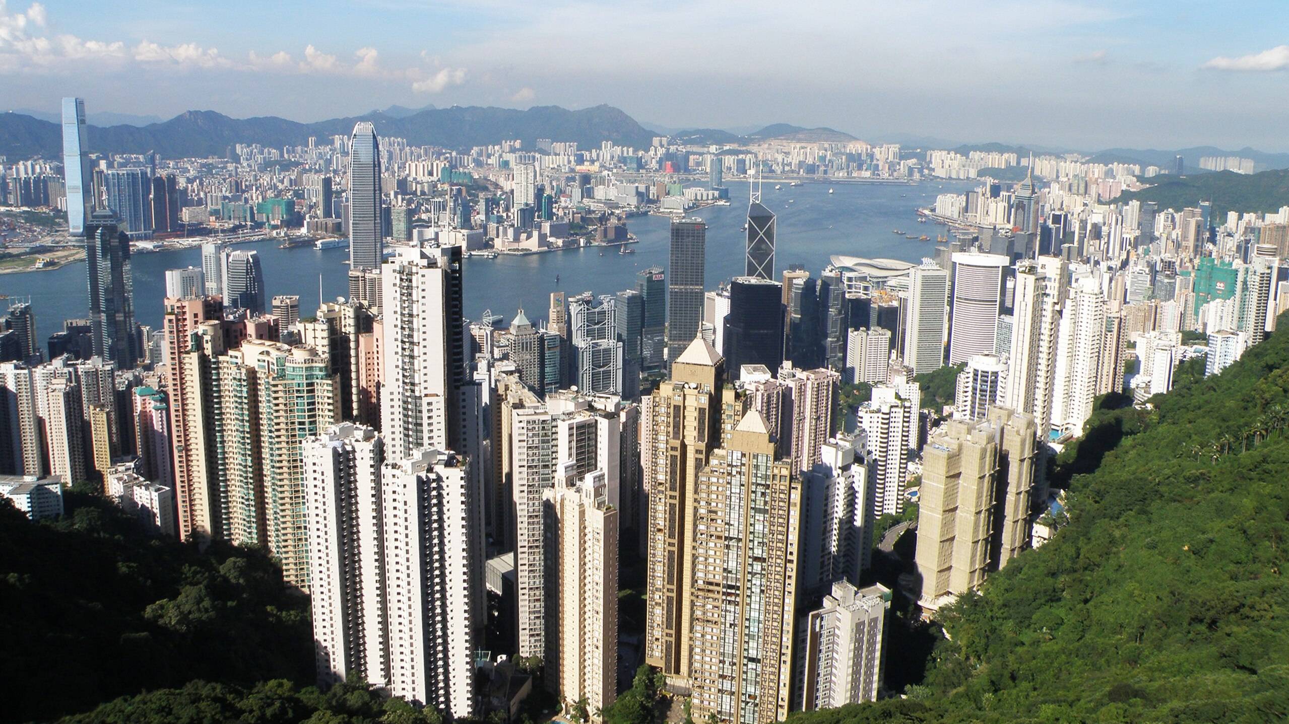 Генконсульство РФ высказалось о причине гибели россиянки в отеле в Гонконге