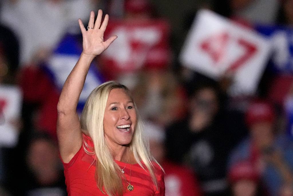 Трамп сравнил конгрессвумен Грин с гнилым яблоком и обвинил её в предательстве