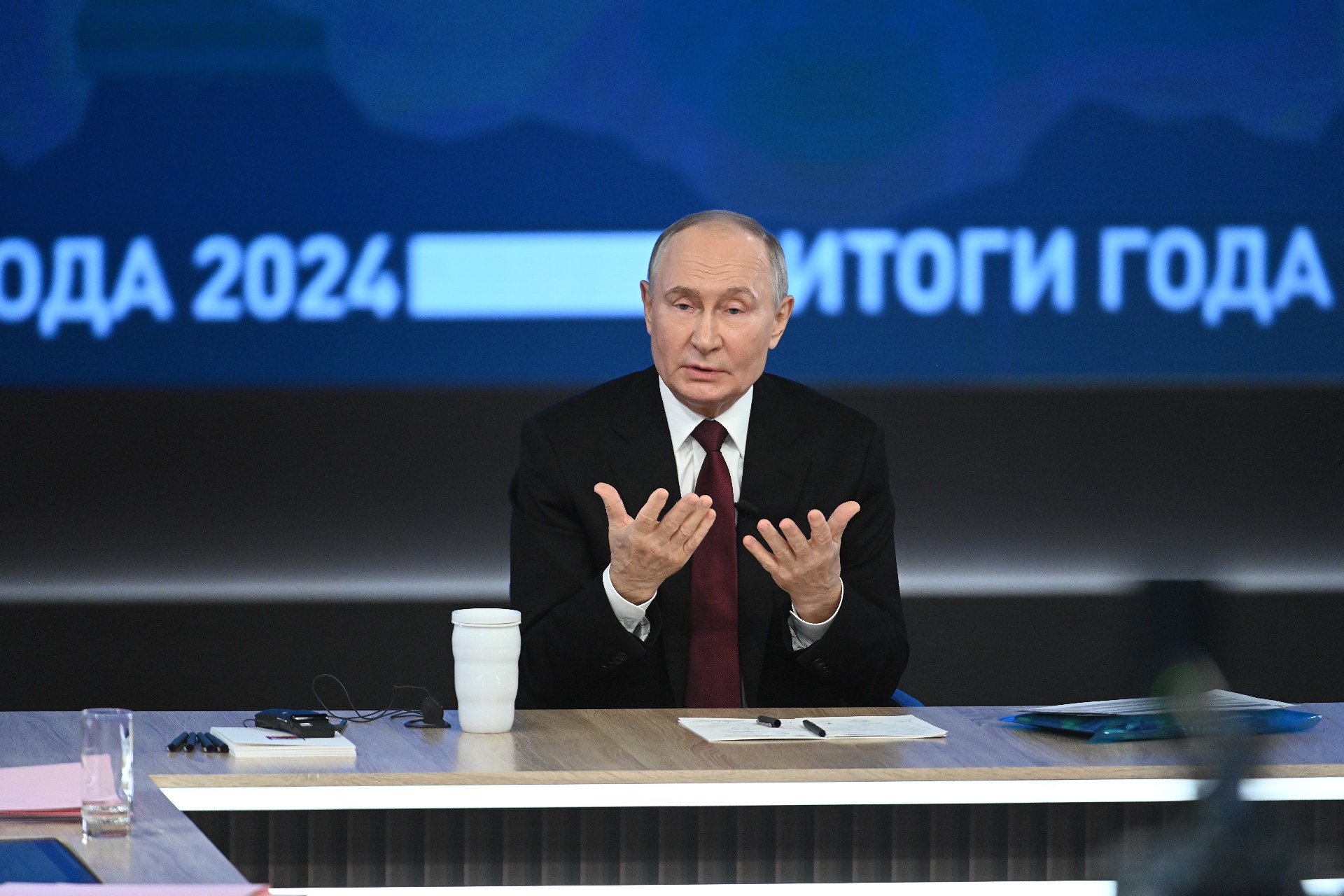 В ОНФ сообщили, что часть вопросов для прямой линии с Путиным уже решена