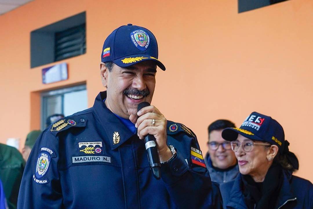 В посольстве России прокомментировали информацию о якобы скорой отставке Мадуро