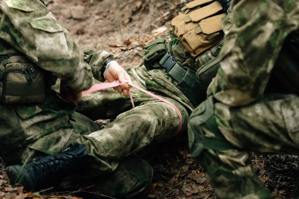 «Открытые нацисты»: Переживший плен «Азова»* российский боец рассказал о жестоких пытках