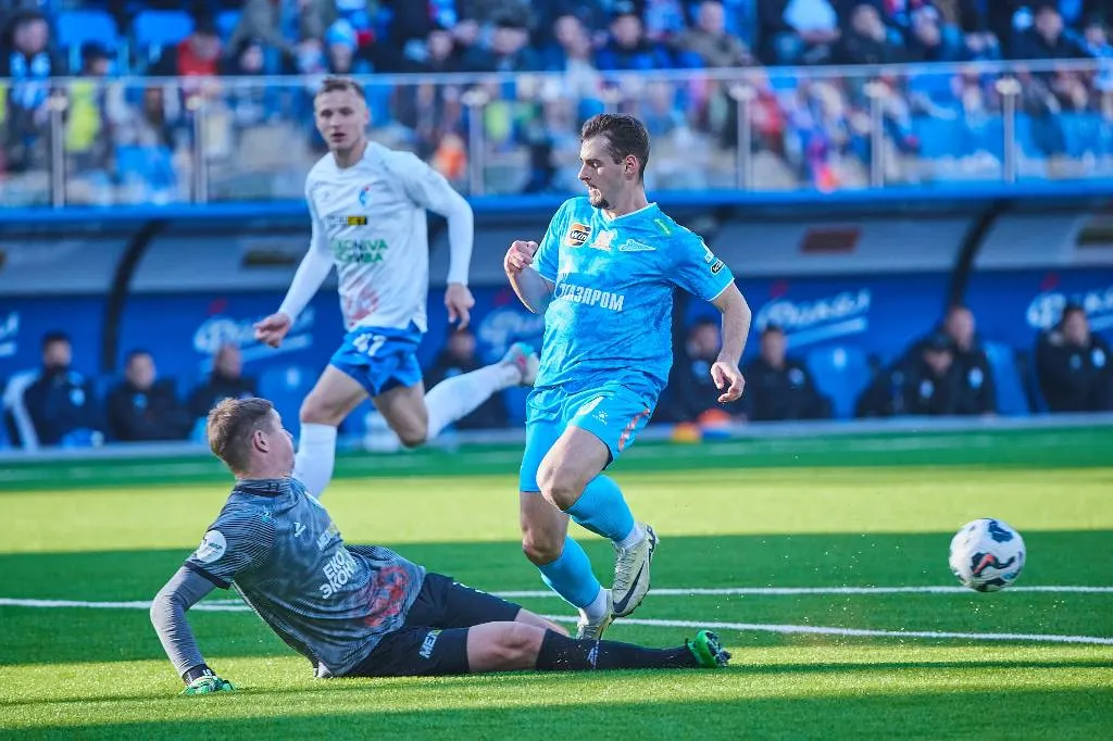 Факел проведёт одну игру без зрителей после расистского скандала в матче с Зенитом