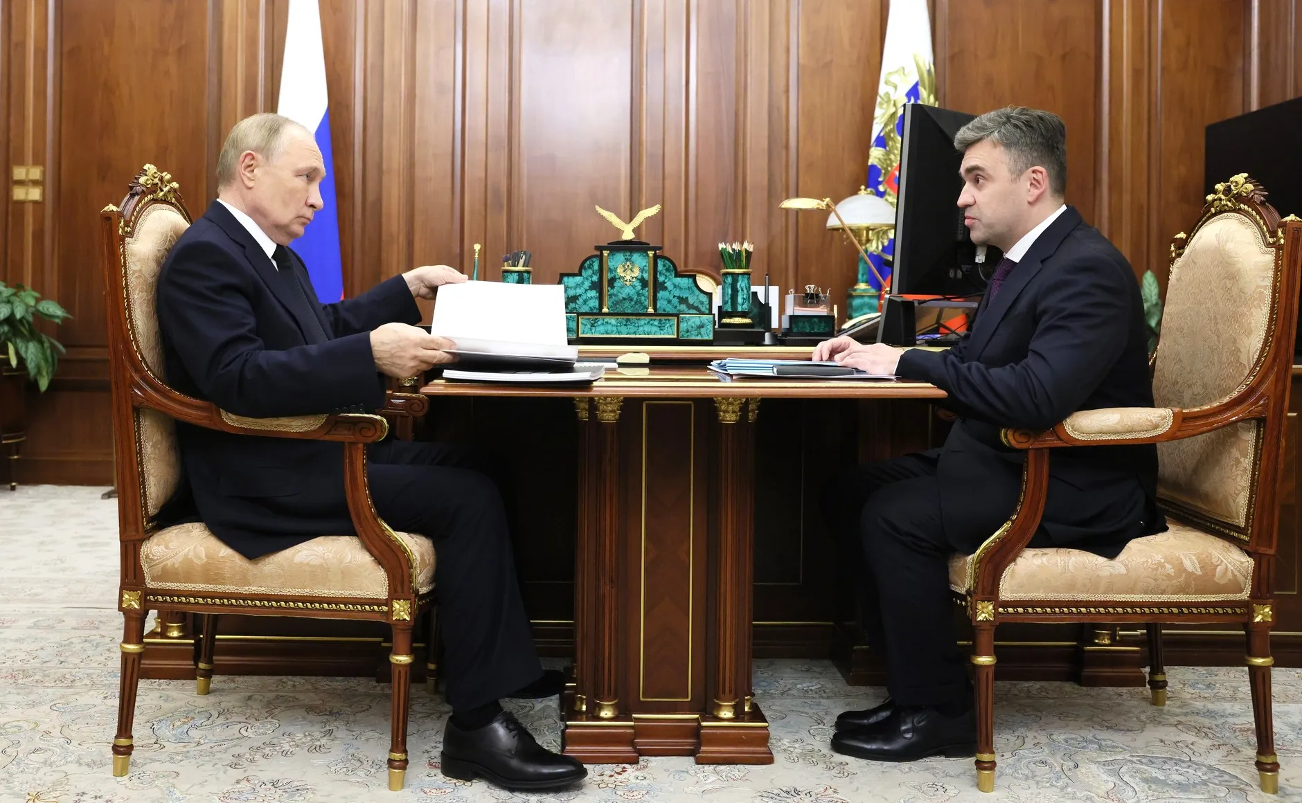 Путин начал рабочую неделю после майских праздников со встречи с главой Ивановской области