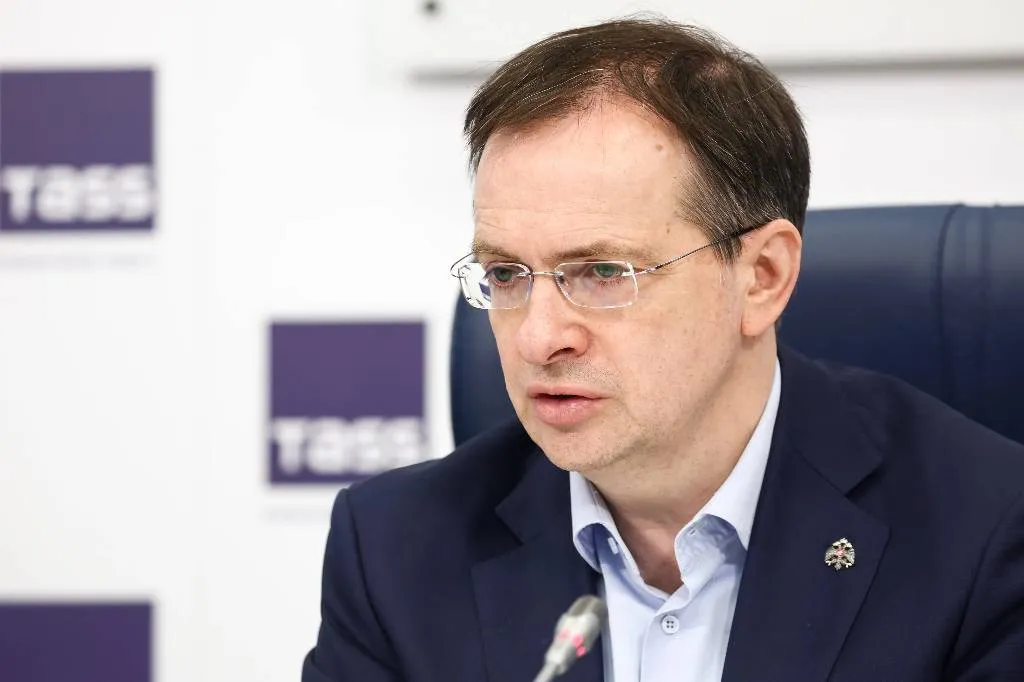 Глава российской делегации Мединский сделает заявление для прессы в 17:30