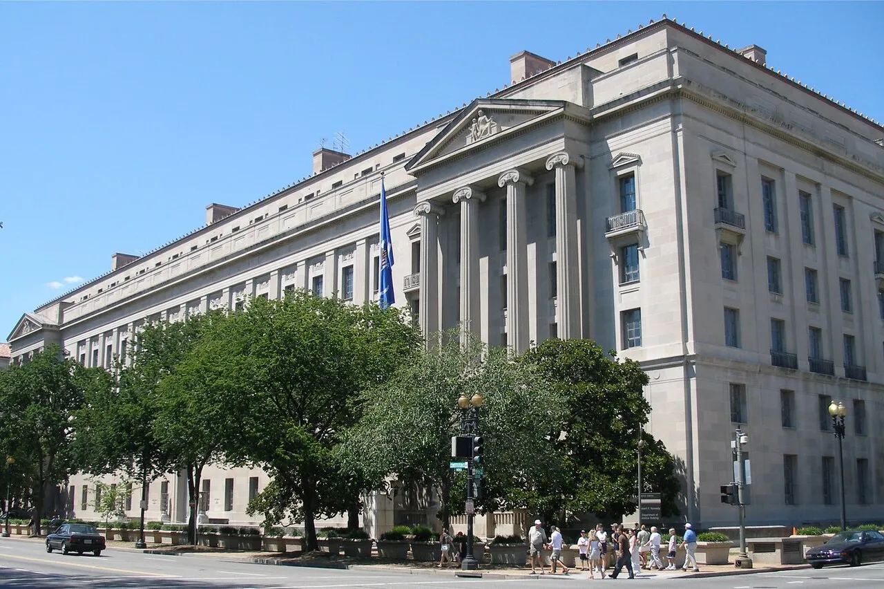 Минюст США настаивает на депортации Петровой, обвинённой в контрабанде лягушек