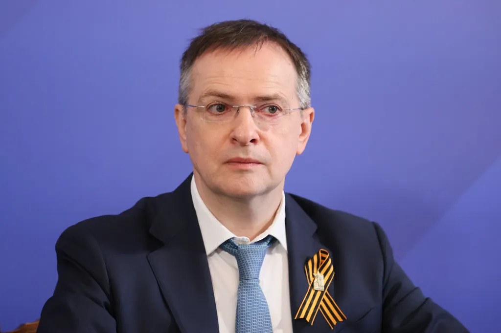 «Если бы не Джонсон»: Экс-премьер РФ оценил заслуги Мединского на переговорах с Украиной