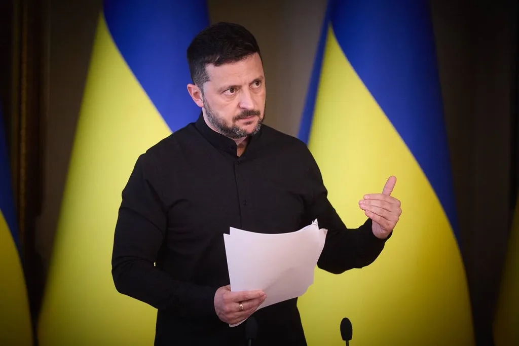 Экс-премьер Украины Азаров обвинил Зеленского в попытке сорвать переговоры