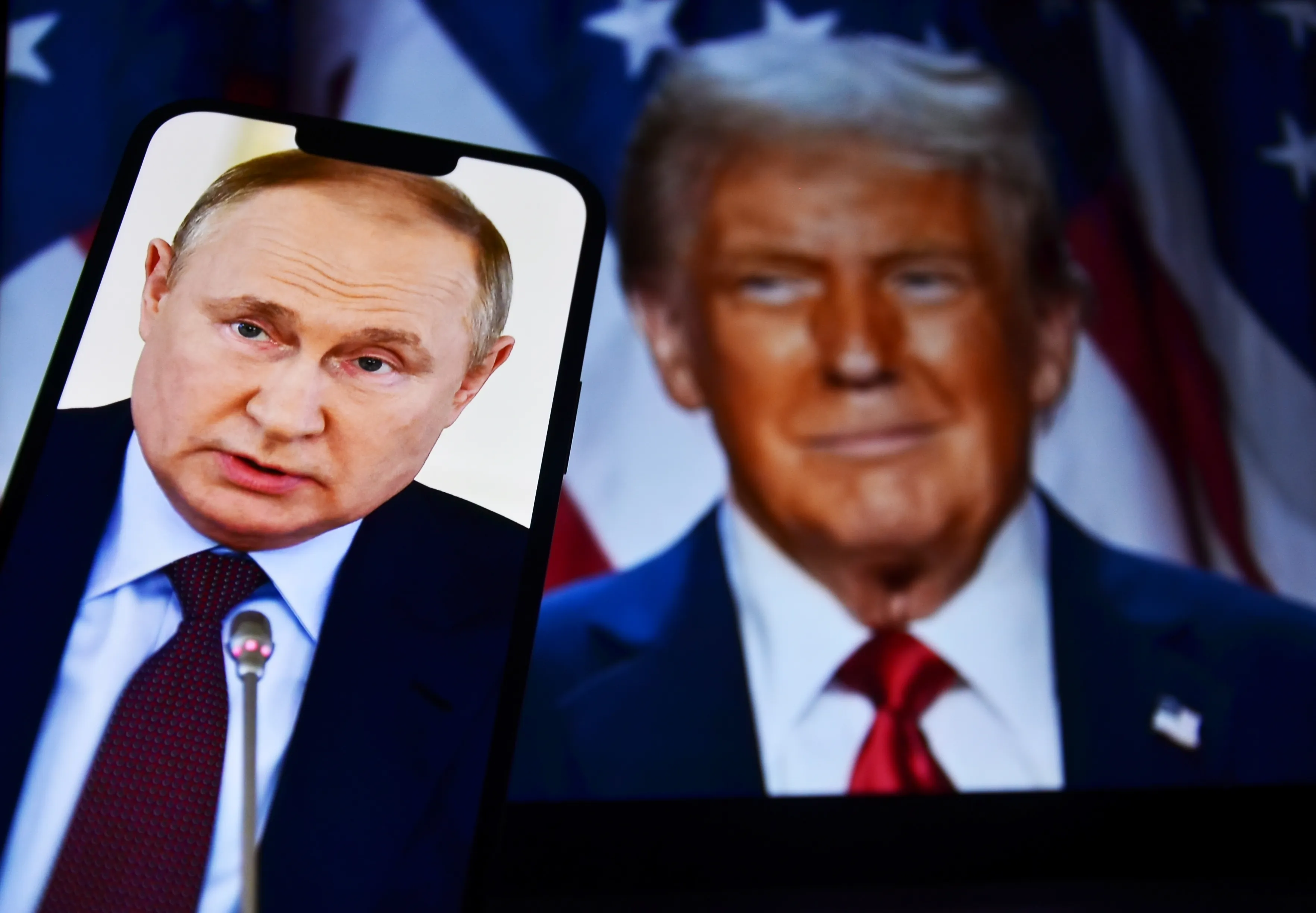 Reuters сообщил о начале телефонного разговора Путина и Трампа
