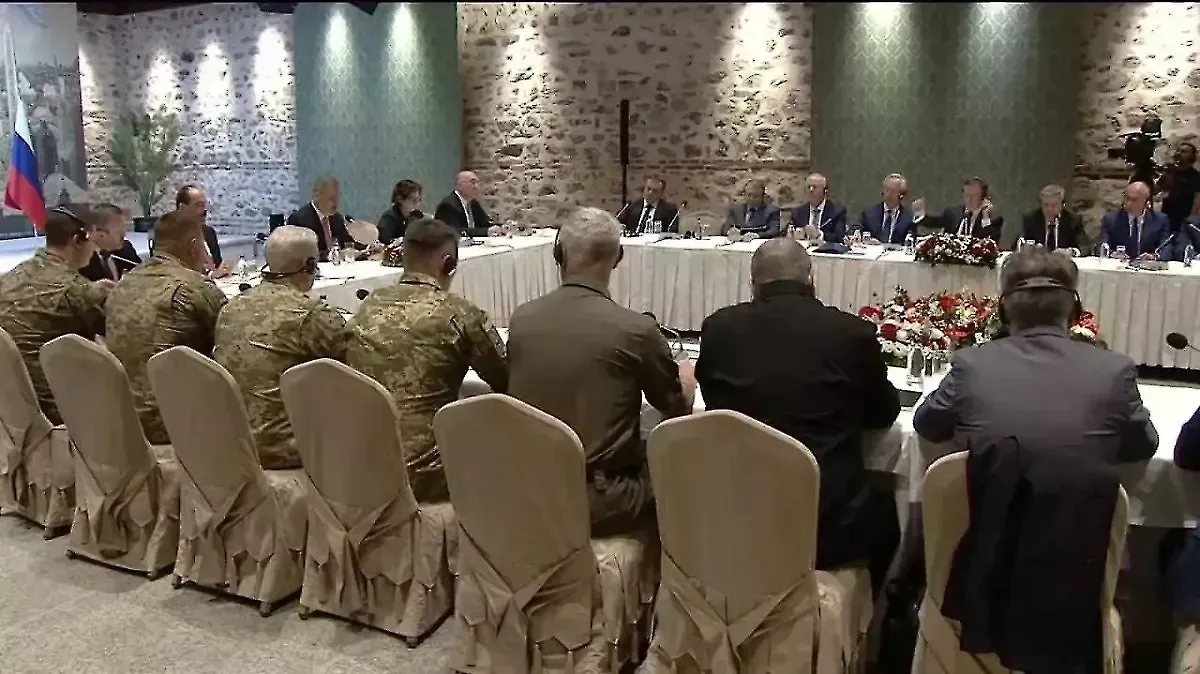 Захарова раскрыла, на каком языке разговаривала украинская делегация в Стамбуле