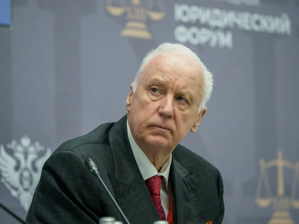Робот Арди не смог присесть на юрфоруме по просьбе Бастрыкина