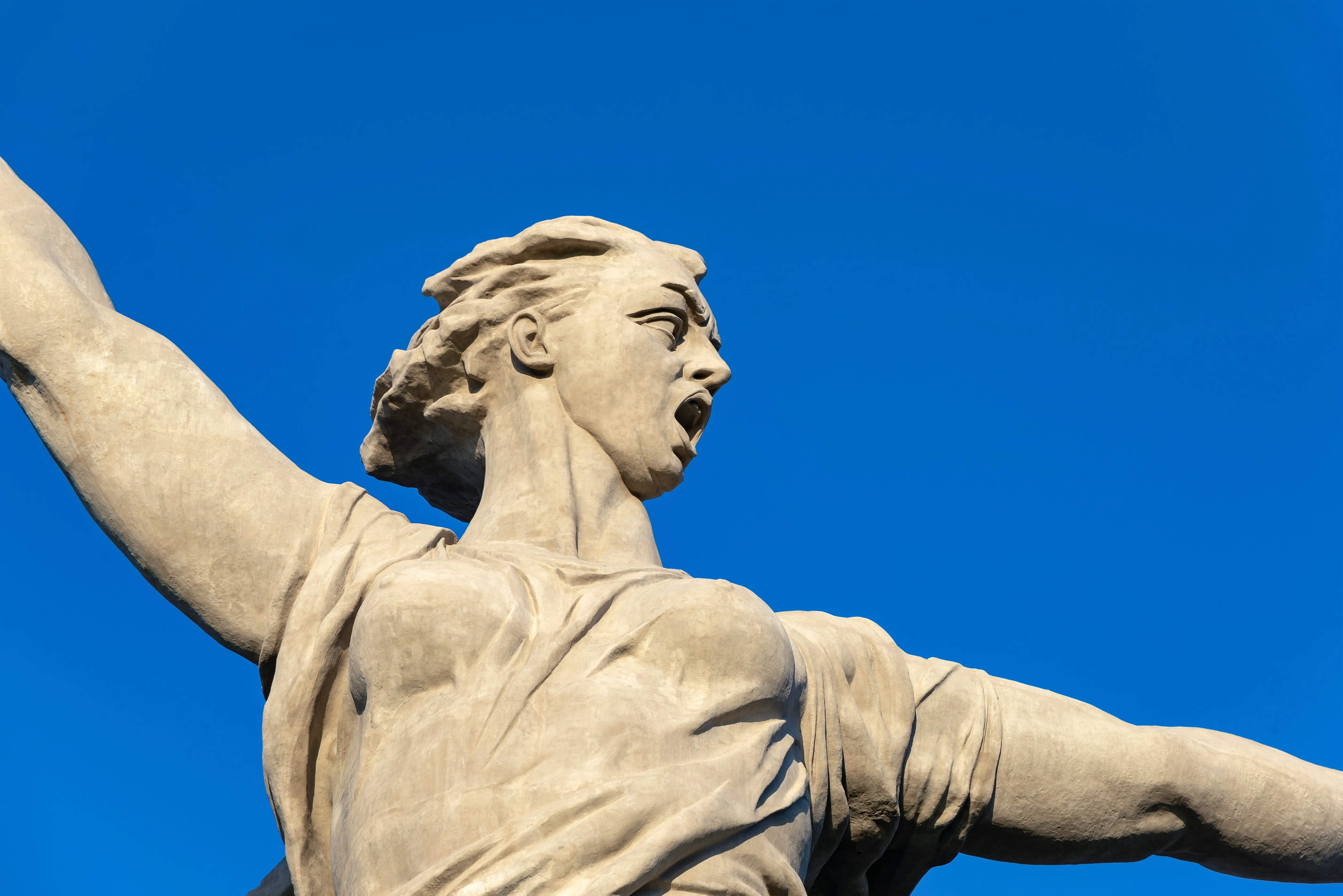 Источник Life: Внутри монумента «Родина-мать» проводились VIP-экскурсии «для своих»