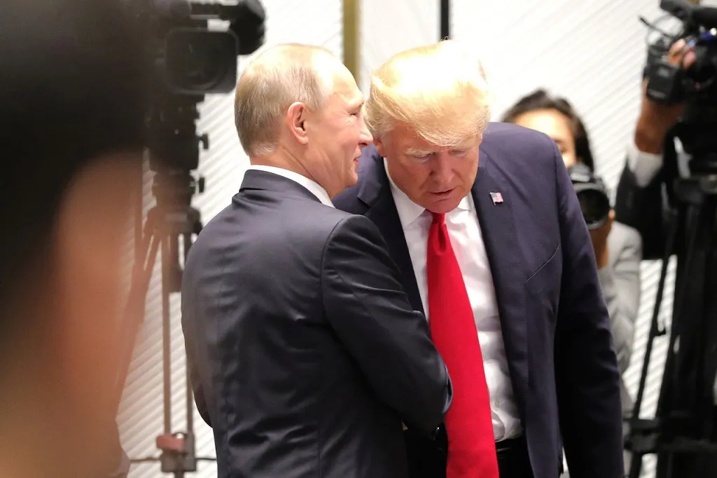 Guardian: Трамп подорвал санкционный план ЕС после разговора с Путиным