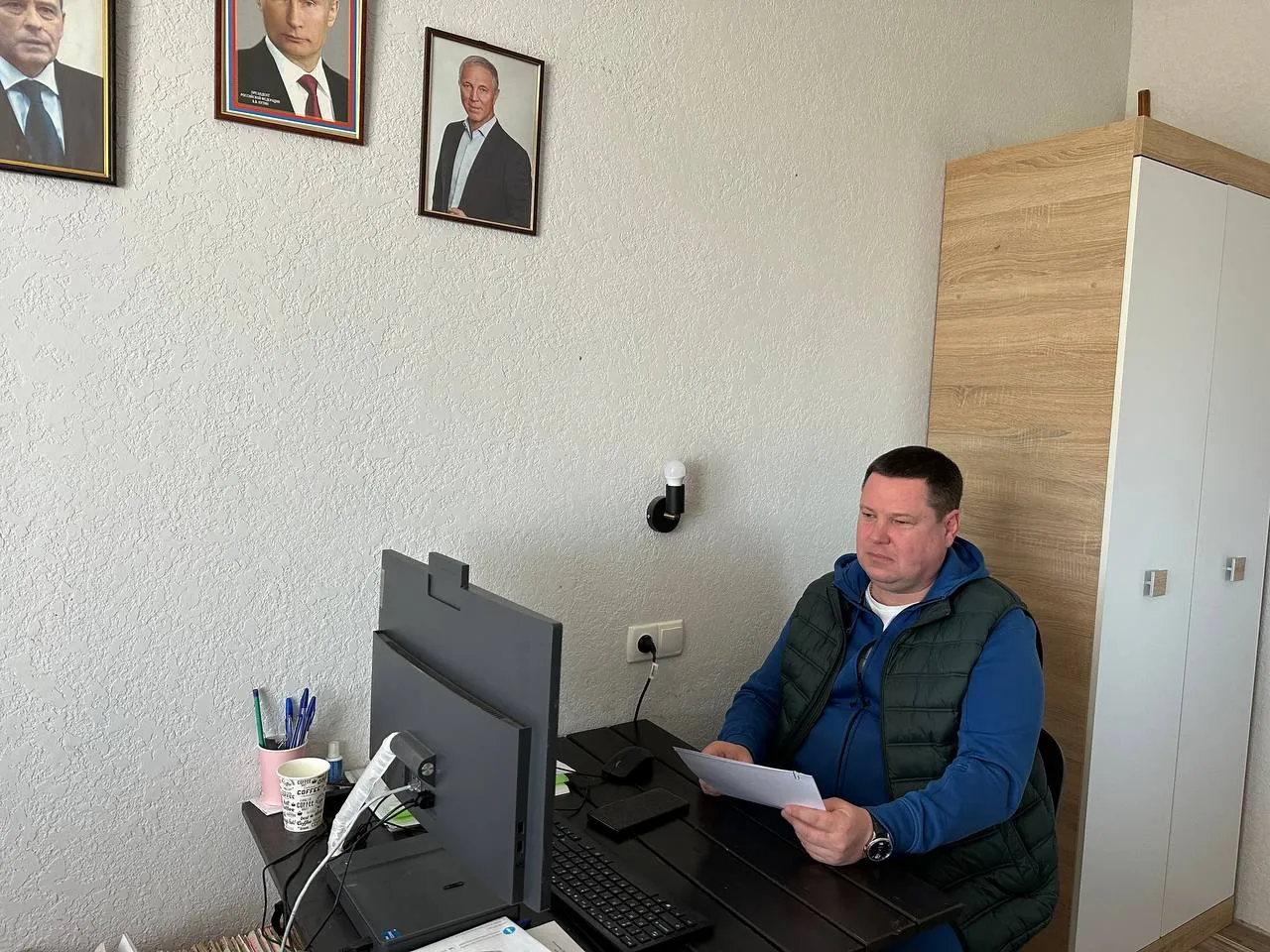 Главу Новокаховского округа выгнали с позором после матерного видео на фоне памятника павшим в ВОВ