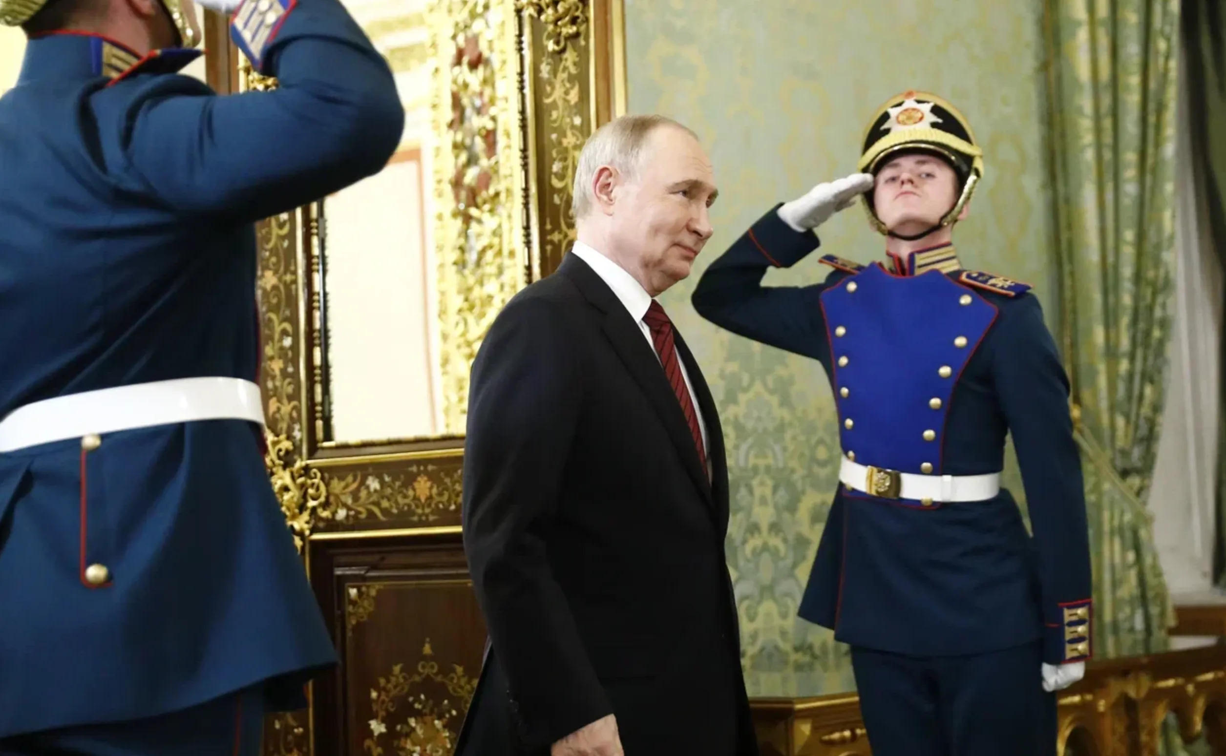 Стало известно, сколько россиян доверяют Путину