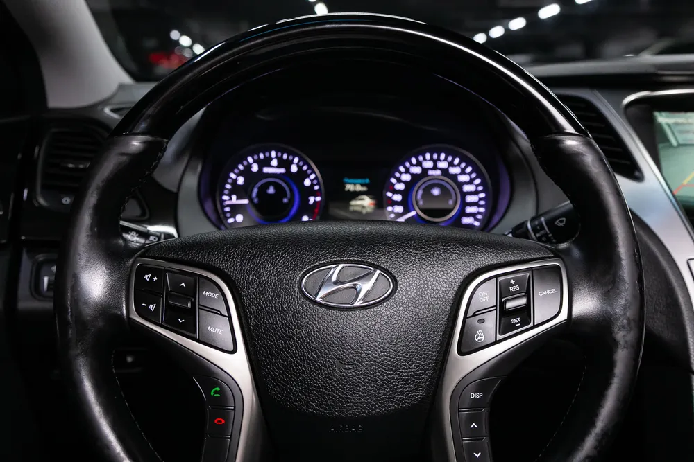 Hyundai отзывает почти 100 тысяч авто из России из-за рисков возгорания