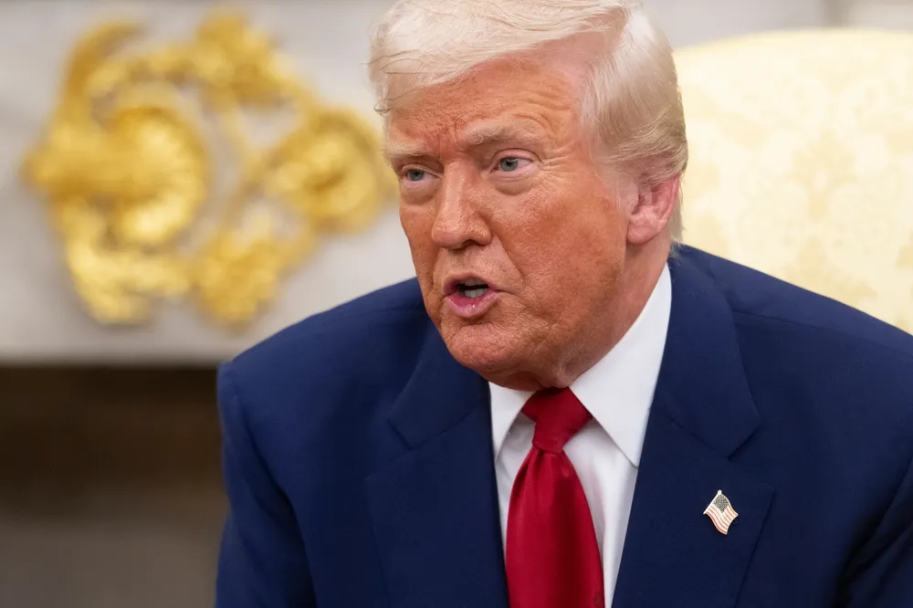 Трамп заявил, что хочет попросить помощи у Китая