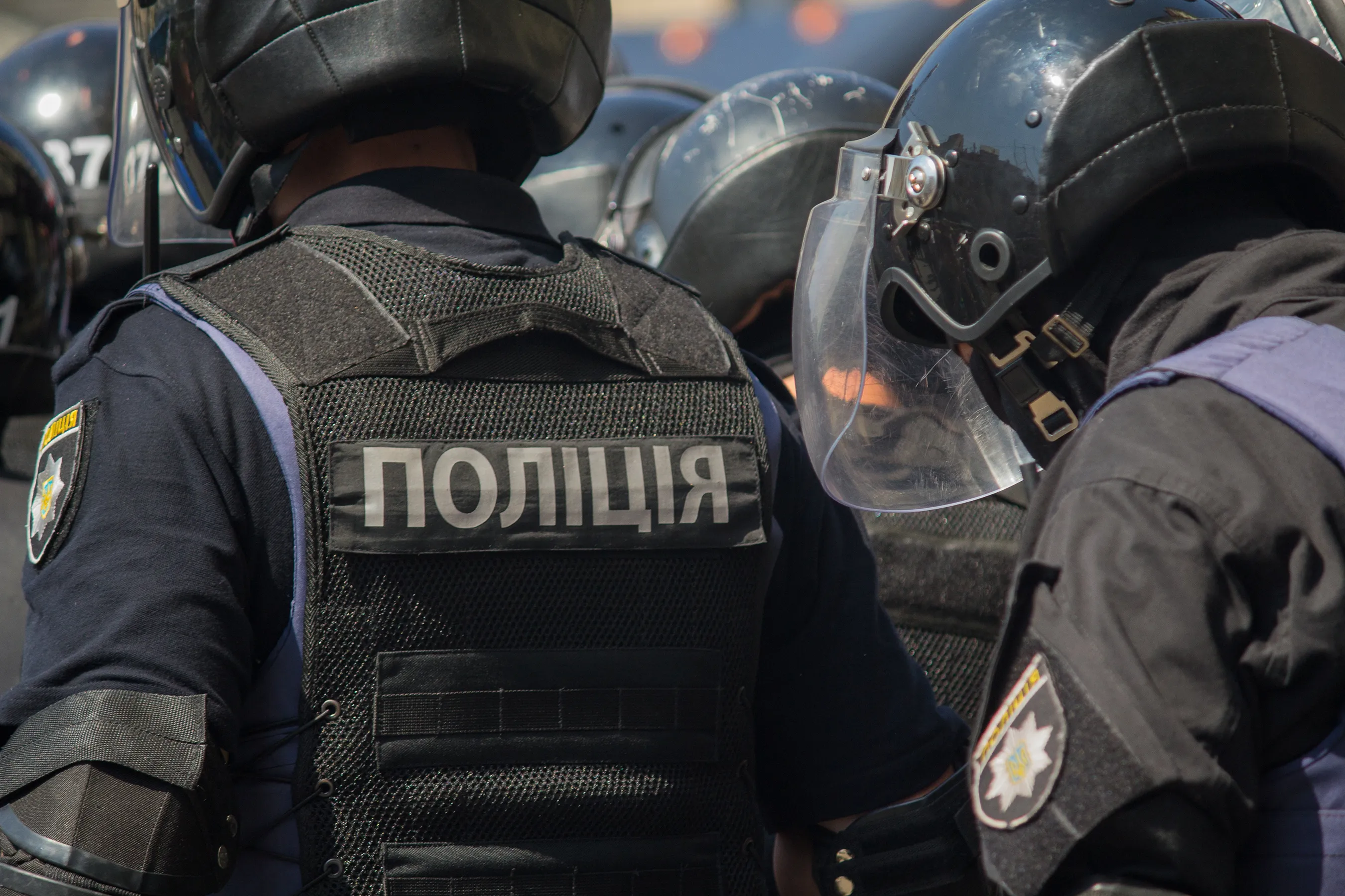 Щиты на миллионы: На Украине стали закупать оборудование для разгона демонстраций