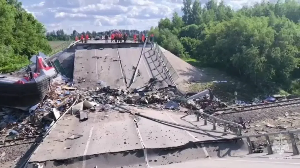 Число пострадавших при ЧП с поездом в Брянской области достигло 116