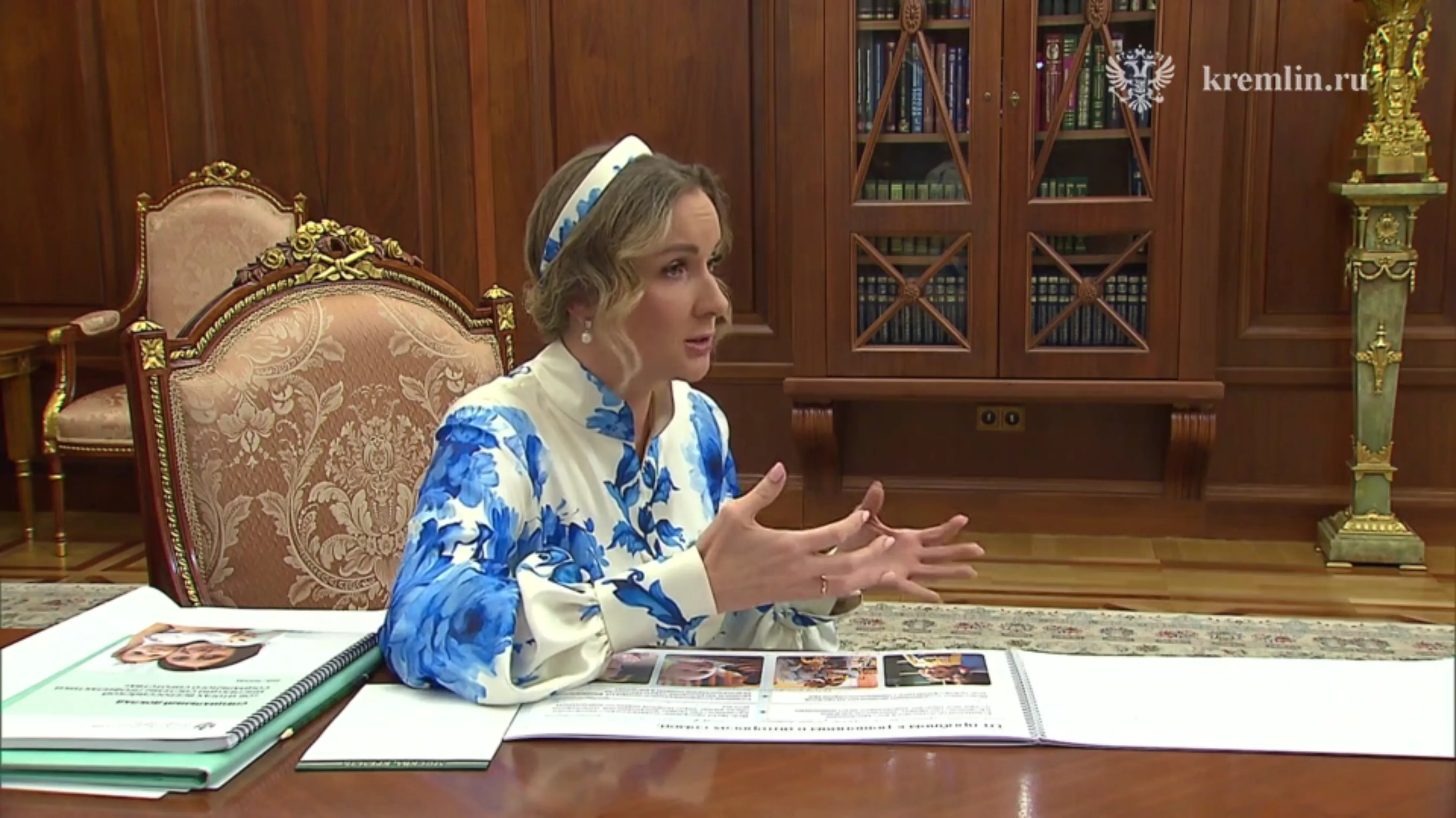 Львова-Белова доложила Путину об итогах масштабной программы по профилактике социального сиротства
