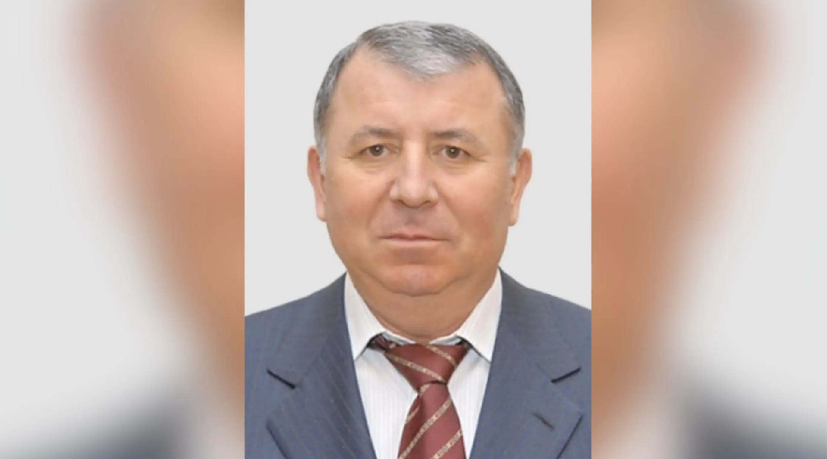 Силовики проводят обыски у госсекретаря Дагестана, основателя «Анжи» Магомедова