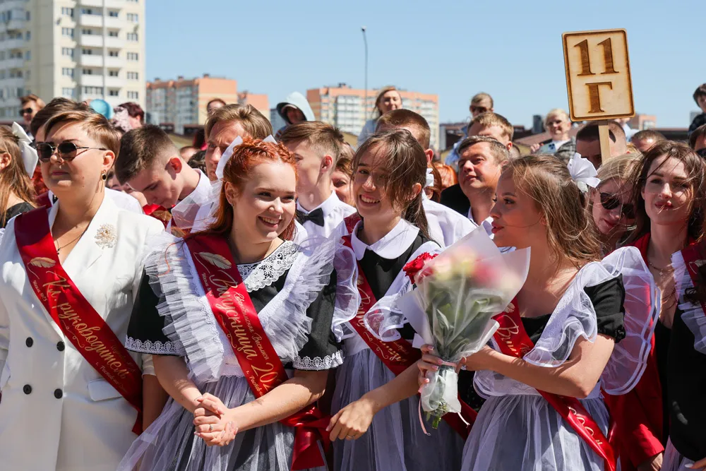 Прощай, школа: трогательные поздравления для выпускников 11 класса