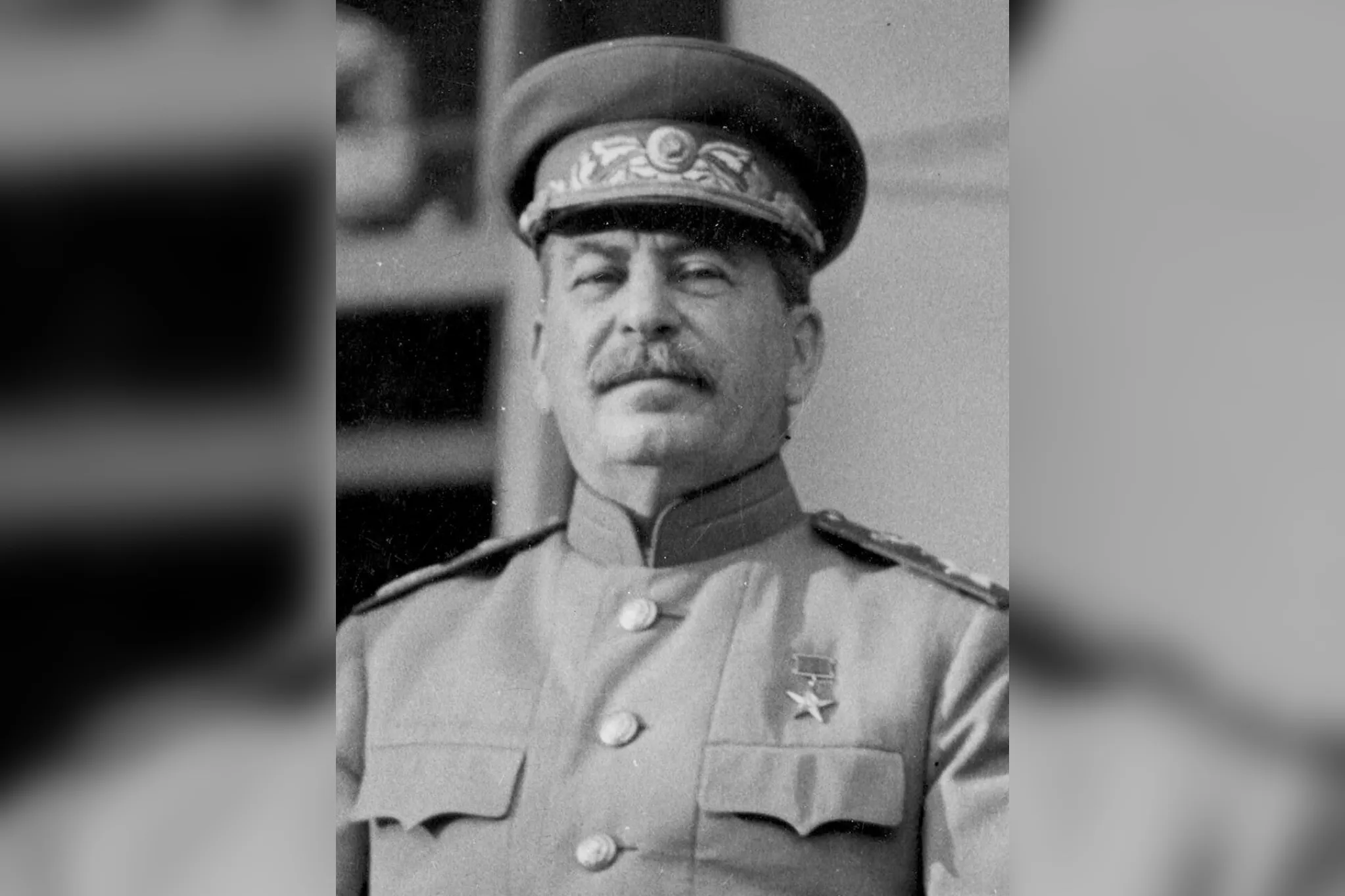 Историк рассказал, как роввно 80 лет назад Сталин вернул звание генералиссимуса