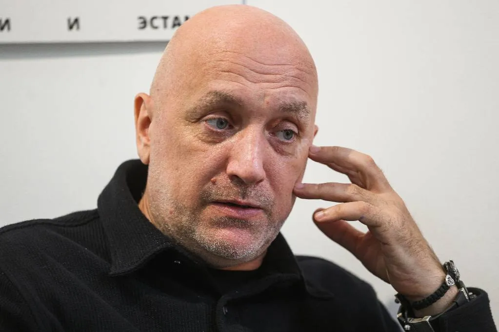 Прилепин объяснил условия возвращения артистов в Россию