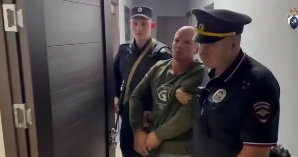 Суд арестовал мужчину, бросившего ребёнка на пол в Шереметьево