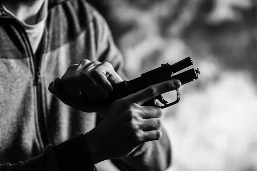 Группа несовершеннолетних обстреляла автобус в Нижнем Новгороде