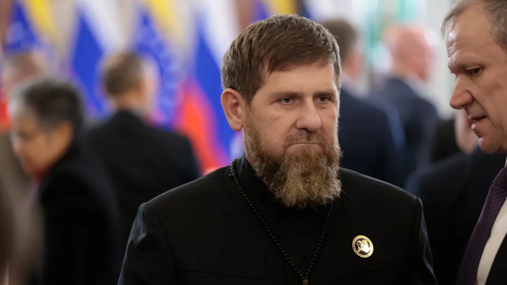 Кадыров: Очередная группа добровольцев отправилась в зону СВО из Грозного