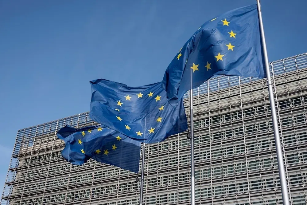 Евросоюз направит €335 млрд из фонда борьбы с CoViD-19 на перевооружение