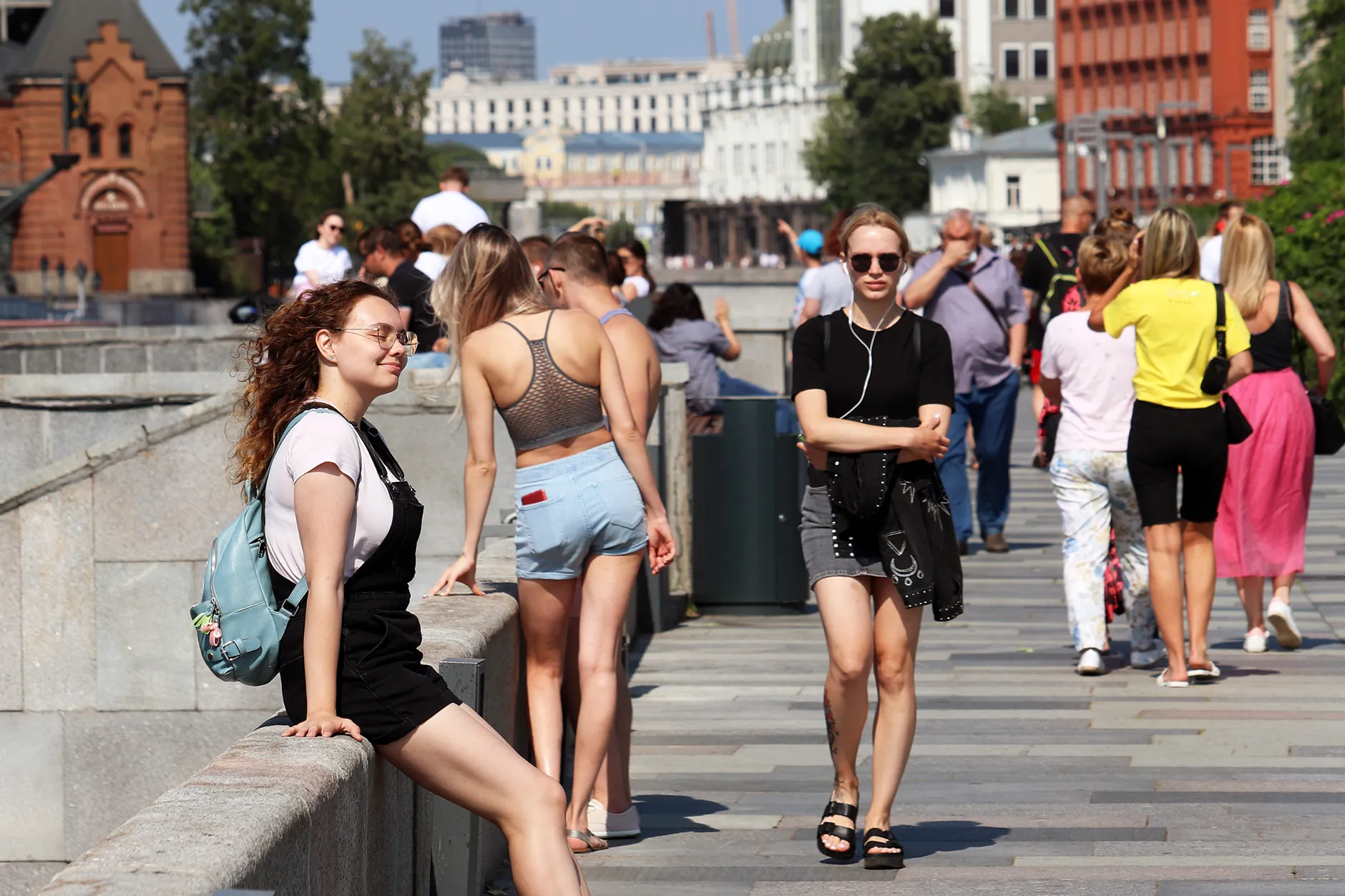 Погода в июне 2025 в Москве и в Санкт-Петербурге: от жары к ливням