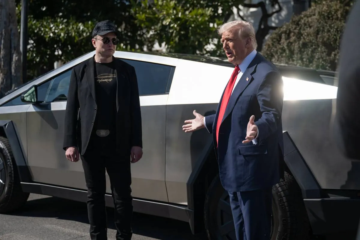«Настоящая бомба»: Маск обвинил Трампа в причастности к педофилии