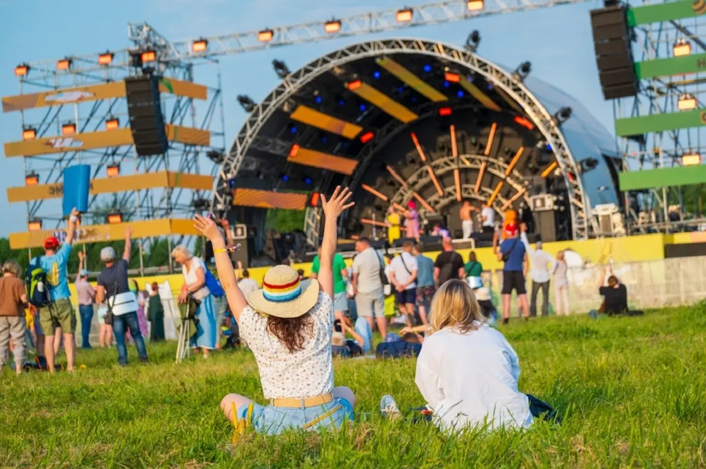 Туристы сдают билеты на Dream Fest в Баку после исключения российских артистов