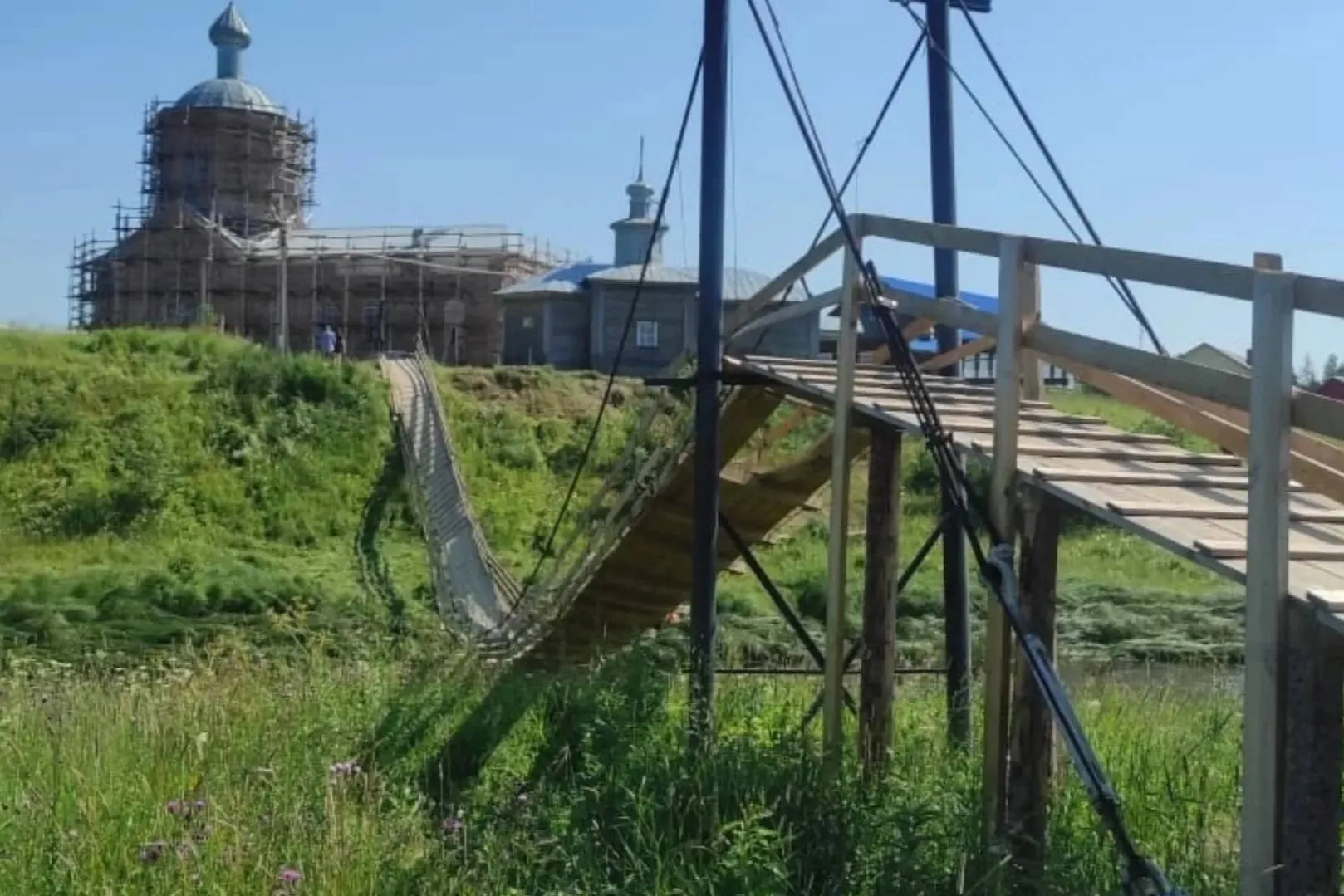 Восемь человек с ребёнком пострадали во время крёстного похода в Вологодской области