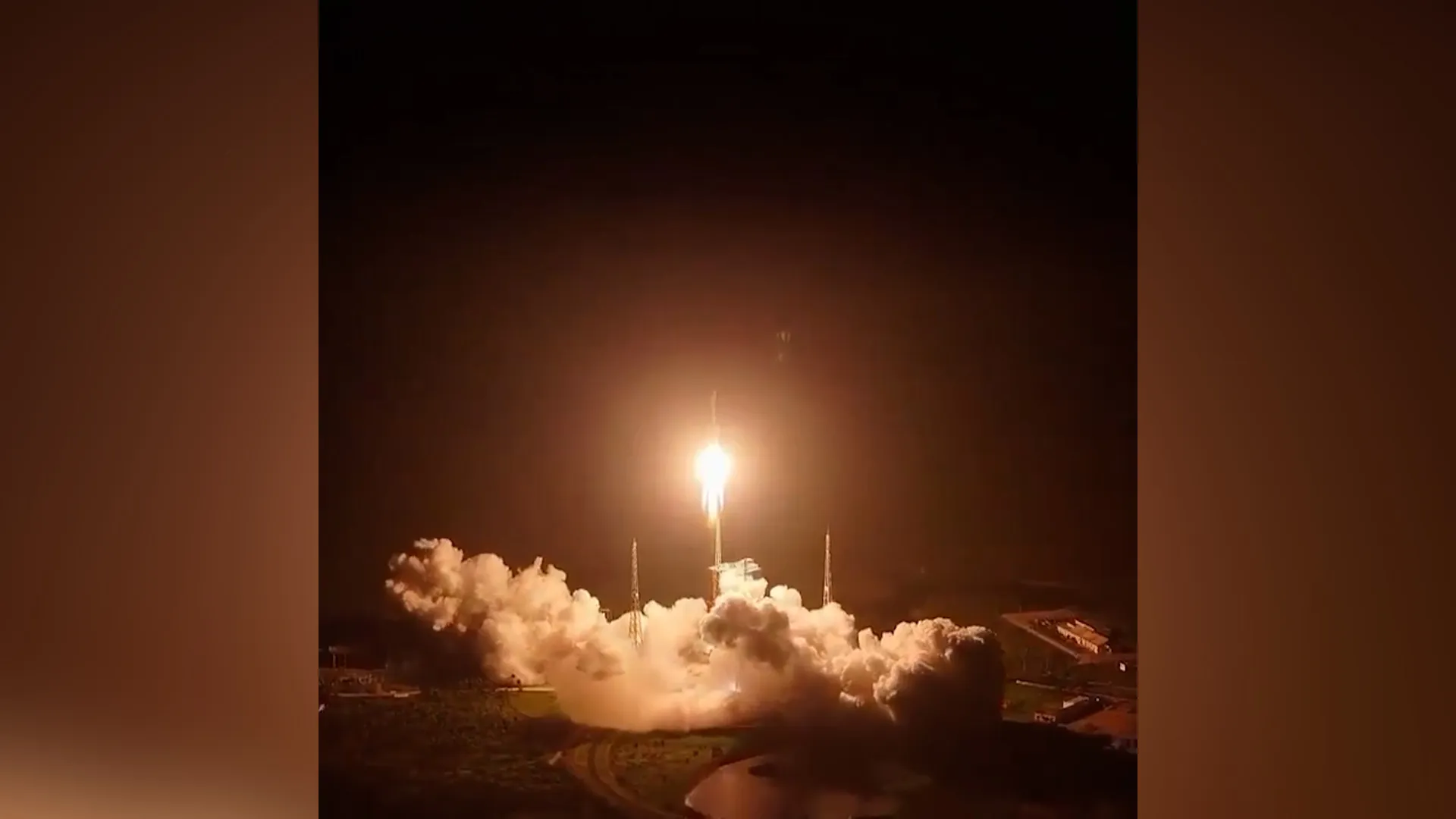 Китай запустил к своей орбитальной станции космический грузовик Tianzhou-9