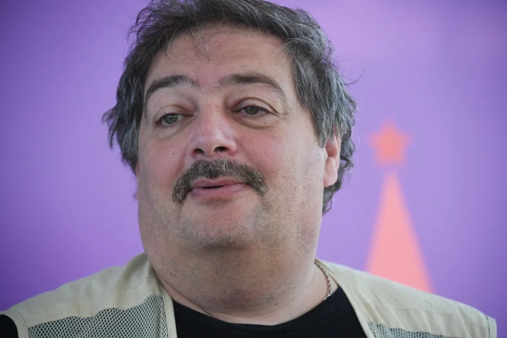 Писатель-иноагент Дмитрий Быков* объявлен в розыск
