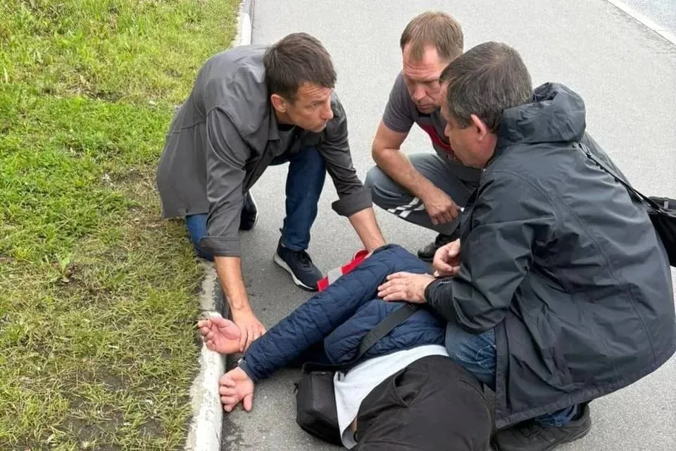 Тренер «Зенита» Семак помог спасти человека с приступом эпилепсии на улице