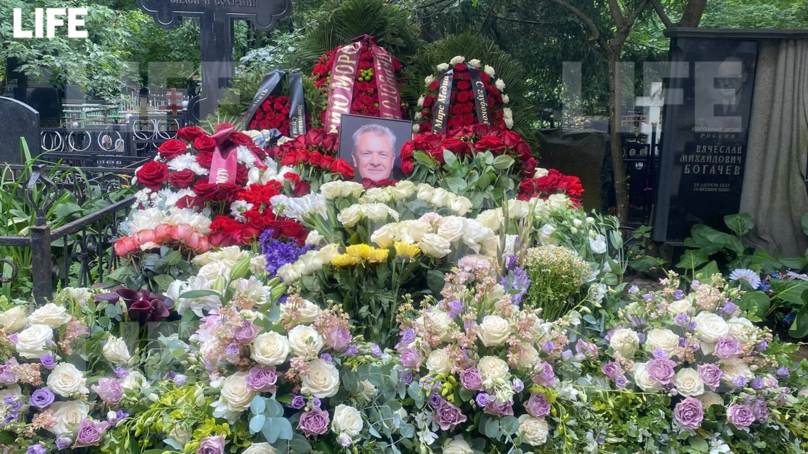 Юрия Мороза похоронили в одной могиле с Левтовой на Ваганьковском кладбище