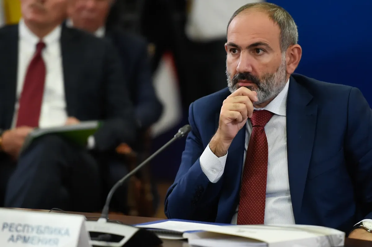 «Нажимай стоп»: Армяне потребовали немедленного ухода Пашиняна